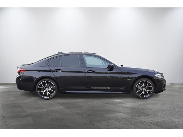 BMW 5SERIES SEDAN 2022 Image 31