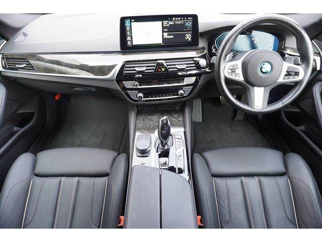 BMW 5SERIES SEDAN 2022 Image 31