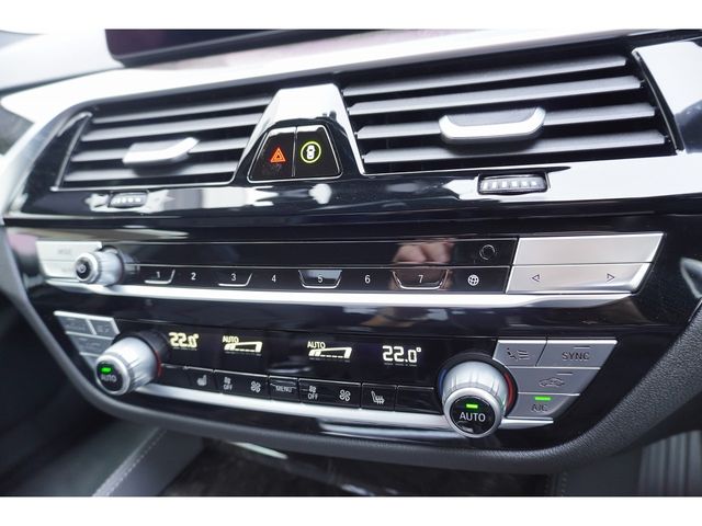 BMW 5SERIES SEDAN 2022 Image 31