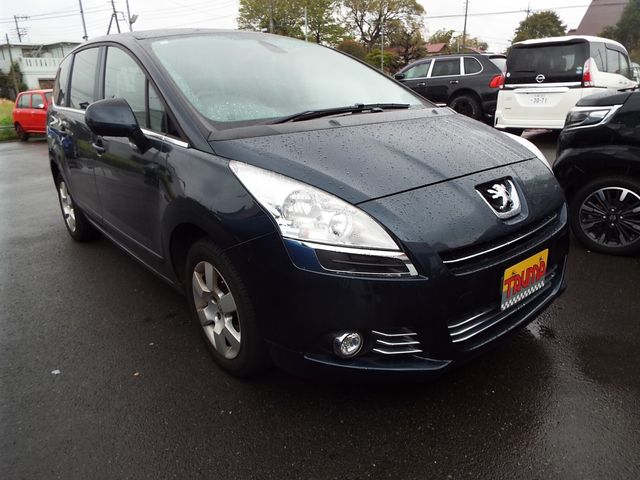 PEUGEOT 5008 2013 Image 31