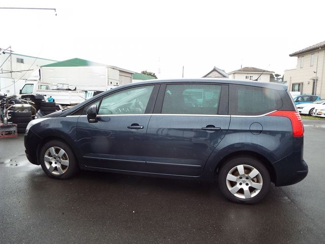 PEUGEOT 5008 2013 Image 31