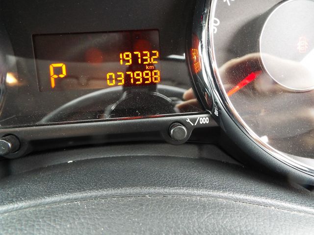 PEUGEOT 5008 2013 Image 31