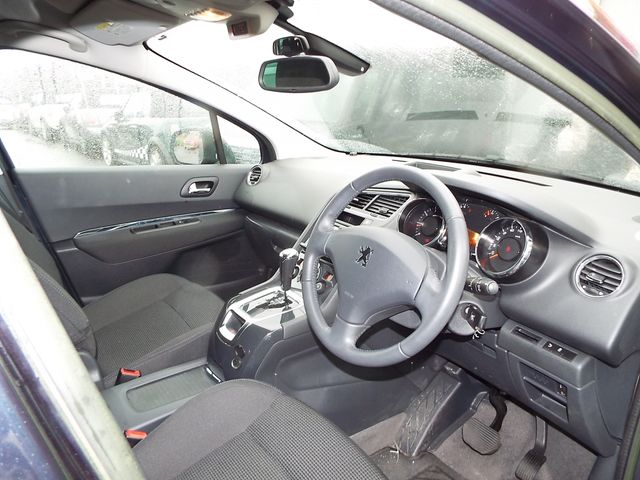 PEUGEOT 5008 2013 Image 31