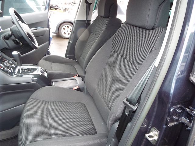 PEUGEOT 5008 2013 Image 31