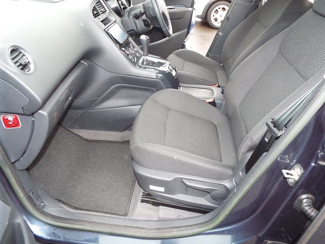 PEUGEOT 5008 2013 Image 31