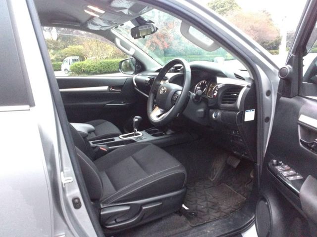 TOYOTA HILUX 4WD 2020 Image 31