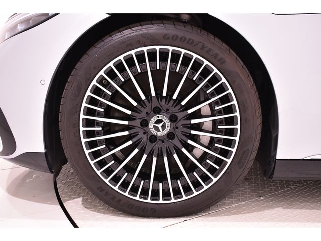 MERCEDES BENZ EQS 2024 Image 31