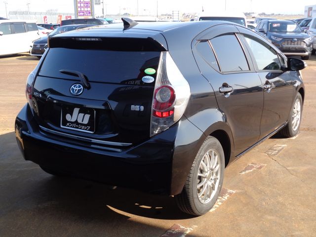 TOYOTA AQUA 2013 Image 31