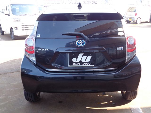 TOYOTA AQUA 2013 Image 31