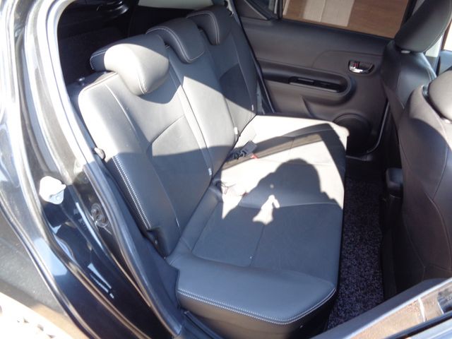 TOYOTA AQUA 2013 Image 31