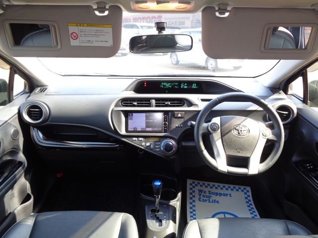 TOYOTA AQUA 2013 Image 31