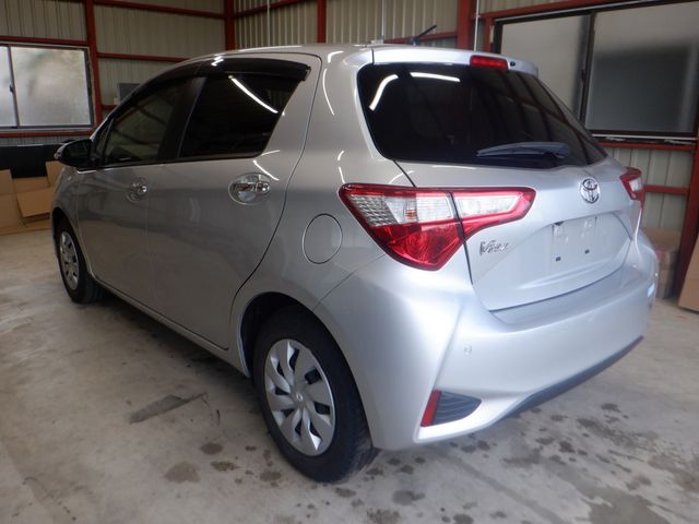 TOYOTA VITZ 2019 Image 31