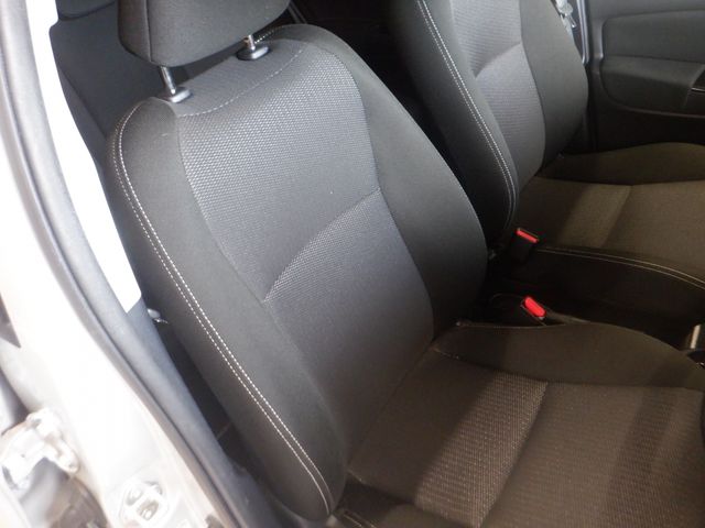 TOYOTA VITZ 2019 Image 31