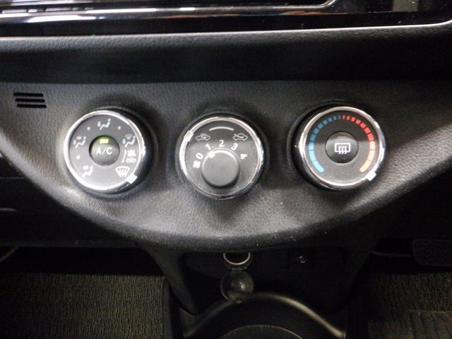 TOYOTA VITZ 2019 Image 31