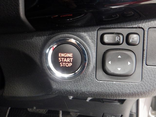 TOYOTA VITZ 2019 Image 31