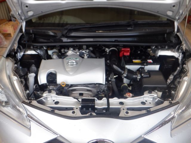 TOYOTA VITZ 2019 Image 31