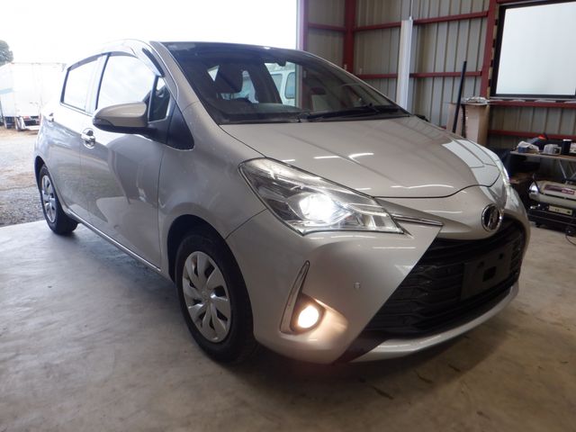 TOYOTA VITZ 2019 Image 31