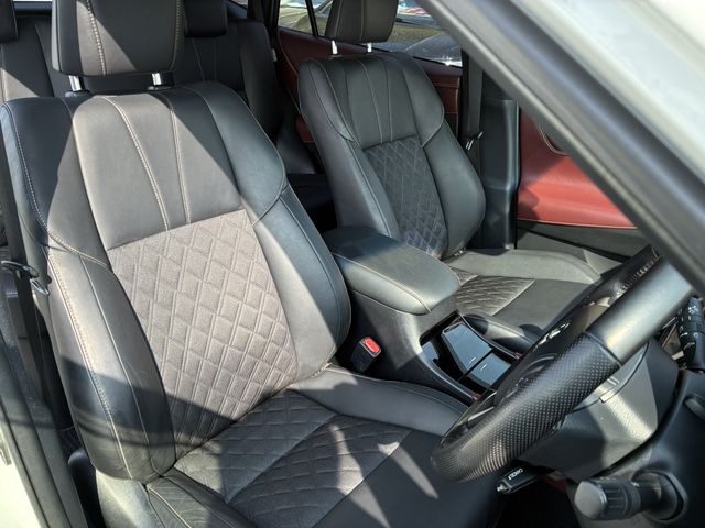 TOYOTA HARRIER HYBRID 2019 Image 31