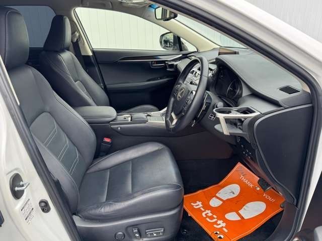 TOYOTA LEXUS NX300H 2018 Image 31