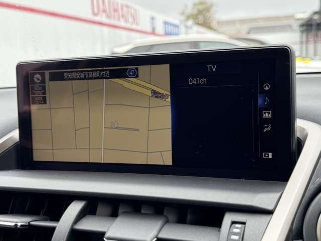 TOYOTA LEXUS NX300H 2018 Image 31