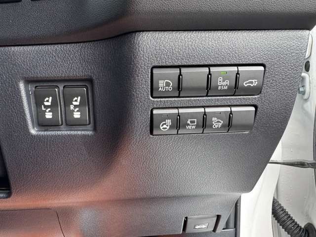 TOYOTA LEXUS NX300H 2018 Image 31