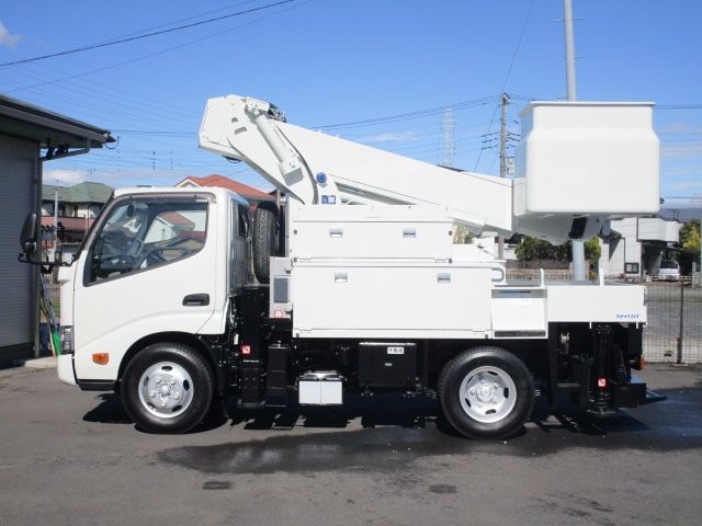 HINO DUTRO 2018 Image 31