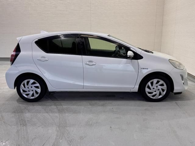 TOYOTA AQUA 2015 Image 31