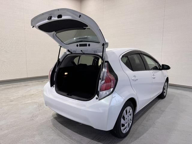 TOYOTA AQUA 2015 Image 31