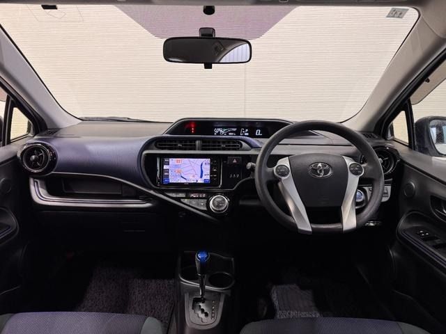 TOYOTA AQUA 2015 Image 31