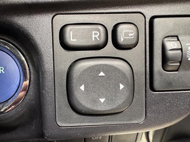 TOYOTA AQUA 2015 Image 31