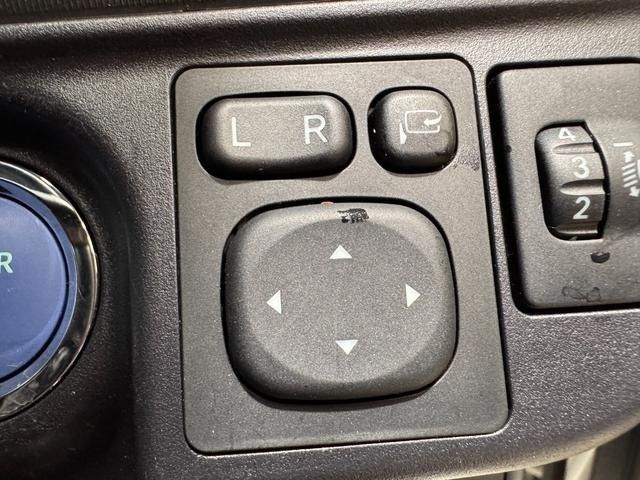 TOYOTA AQUA 2015 Image 31