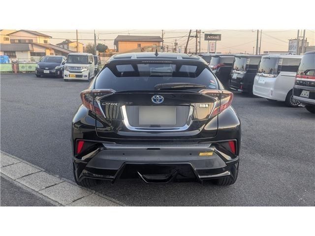 TOYOTA C-HR 2017 Image 31