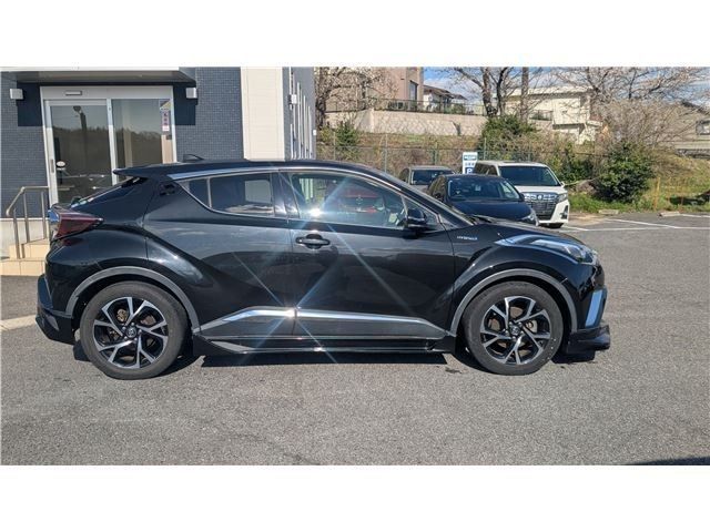 TOYOTA C-HR 2017 Image 31