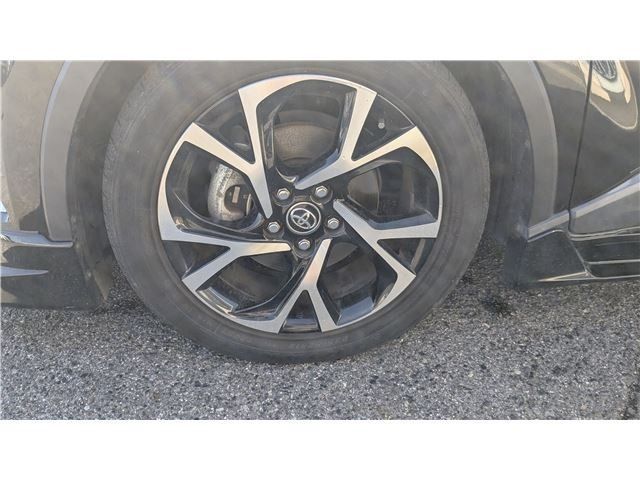 TOYOTA C-HR 2017 Image 31