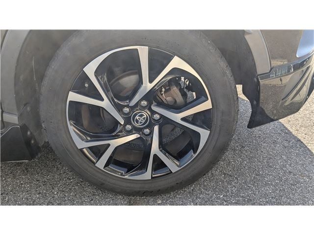 TOYOTA C-HR 2017 Image 31