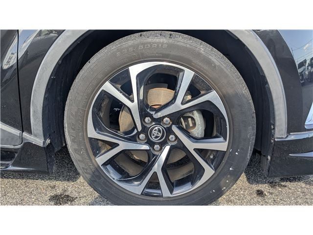 TOYOTA C-HR 2017 Image 31