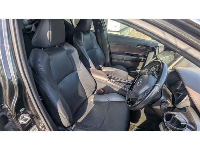 TOYOTA C-HR 2017 Image 31