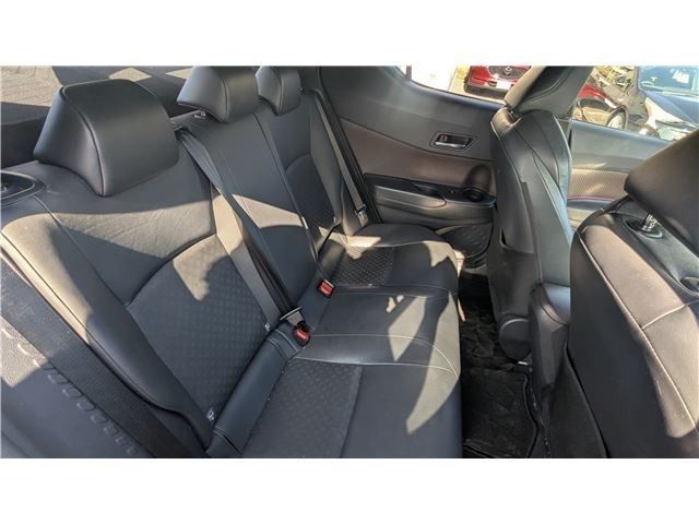 TOYOTA C-HR 2017 Image 31