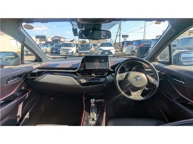 TOYOTA C-HR 2017 Image 31