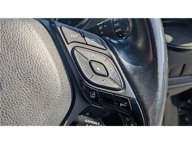 TOYOTA C-HR 2017 Image 31