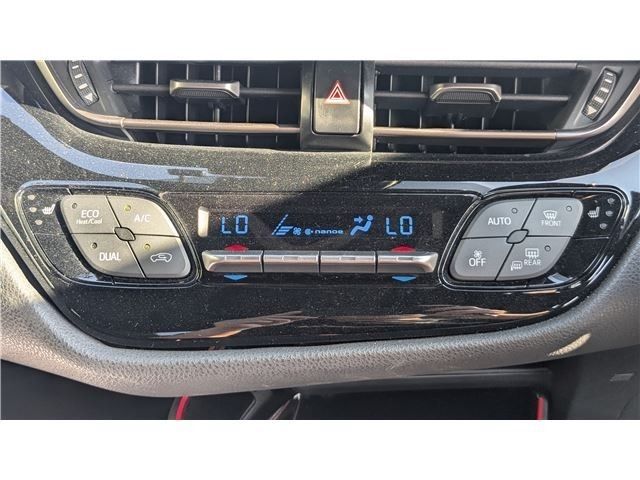 TOYOTA C-HR 2017 Image 31