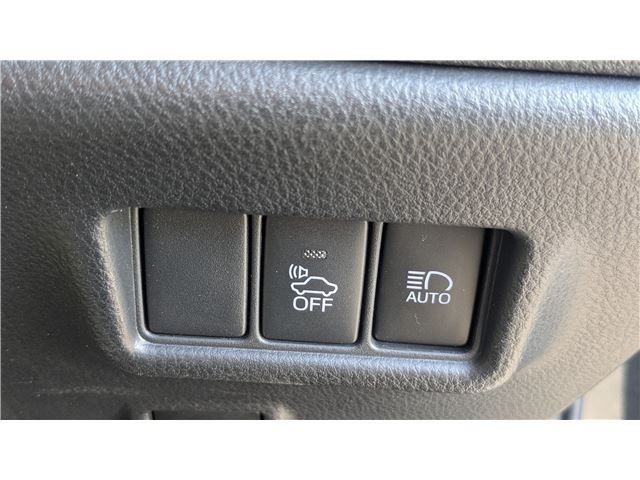 TOYOTA C-HR 2017 Image 31