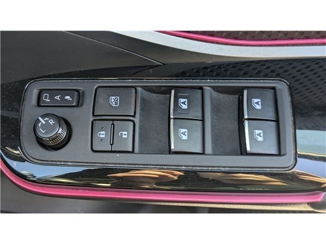 TOYOTA C-HR 2017 Image 31