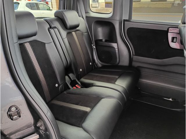 HONDA N BOX CUSTOM 4WD 2020 Image 31