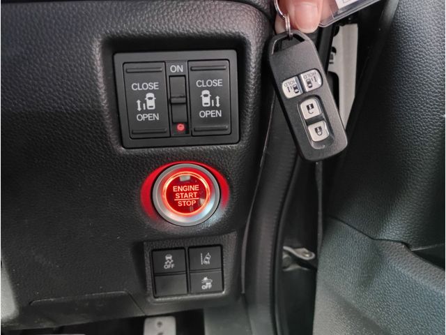 HONDA N BOX CUSTOM 4WD 2020 Image 31