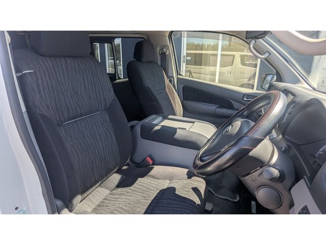NISSAN NV350 CARAVAN 2017 Image 31
