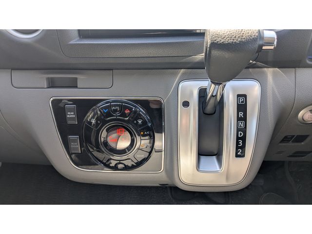 NISSAN NV350 CARAVAN 2017 Image 31