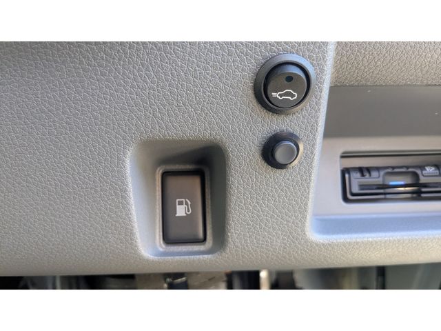 NISSAN NV350 CARAVAN 2017 Image 31