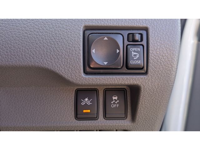 NISSAN NV350 CARAVAN 2017 Image 31