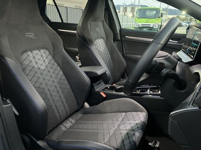 VOLKSWAGEN GOLF 2025 Image 31